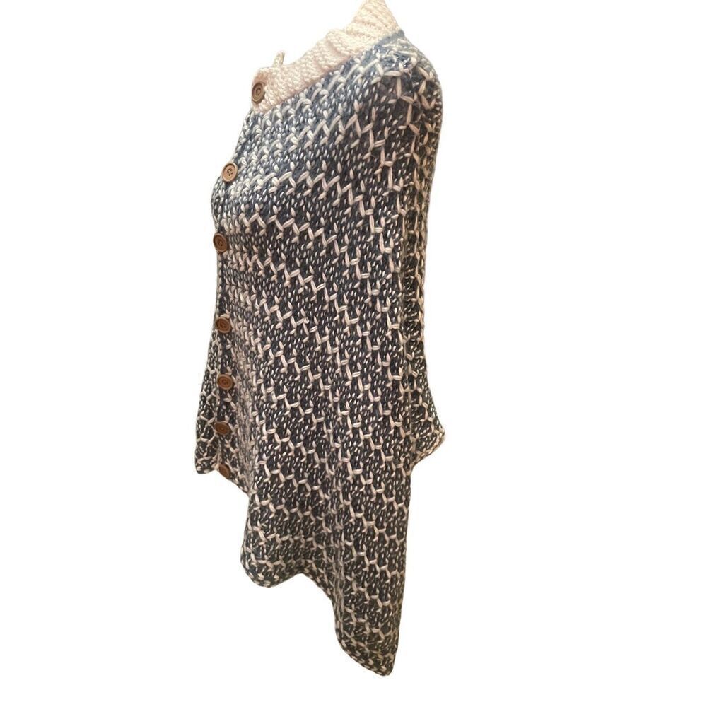 Simply Noelle Slate Blue & Cream Button Down Poncho/Shawl/Shrug-One Size - Picture 7 of 15